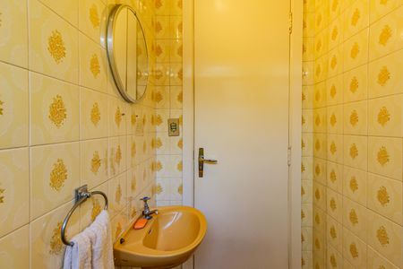 Casa para alugar com 236m², 4 quartos e 2 vagas Casa para alugar com 236m², 4 quartos e 2 vagasBanheiro de serviço