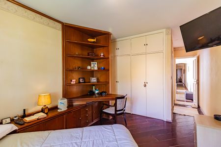 Casa para alugar com 236m², 4 quartos e 2 vagas Casa para alugar com 236m², 4 quartos e 2 vagasSuíte 1
