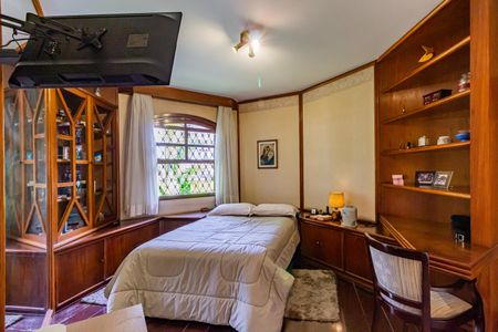 Casa para alugar com 236m², 4 quartos e 2 vagas Casa para alugar com 236m², 4 quartos e 2 vagasSuíte 1