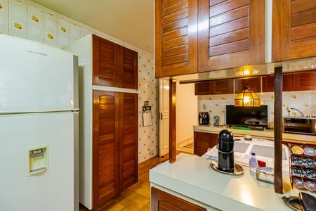Casa para alugar com 236m², 4 quartos e 2 vagas Casa para alugar com 236m², 4 quartos e 2 vagasCozinha