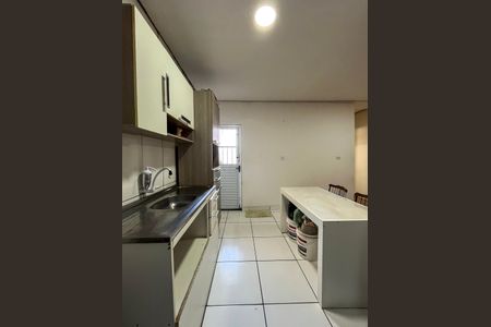 Casa à venda com 200m², 3 quartos e 1 vaga Casa à venda com 200m², 3 quartos e 1 vagaCasa 1 - Cozinha