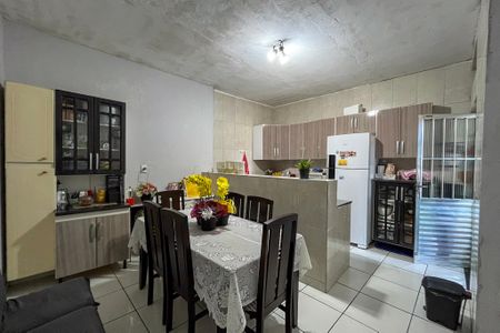 Casa à venda com 200m², 3 quartos e 1 vaga Casa à venda com 200m², 3 quartos e 1 vagaCasa 2 - Sala de Jantar