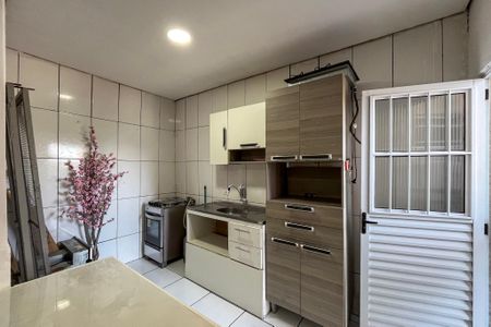 Casa à venda com 200m², 3 quartos e 1 vaga Casa à venda com 200m², 3 quartos e 1 vagaCasa 1 - Cozinha