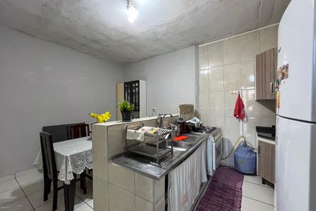 Casa à venda com 200m², 3 quartos e 1 vaga Casa à venda com 200m², 3 quartos e 1 vagaCasa 2 - Cozinha
