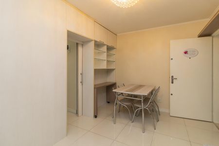 Apartamento à venda com 70m², 2 quartos e 1 vaga Apartamento à venda com 70m², 2 quartos e 1 vagaSala