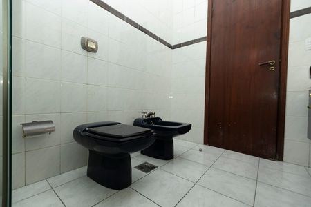 Casa para alugar com 104m², 2 quartos e 2 vagas Casa para alugar com 104m², 2 quartos e 2 vagasBANHEIRO