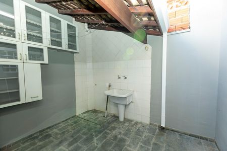 Casa para alugar com 104m², 2 quartos e 2 vagas Casa para alugar com 104m², 2 quartos e 2 vagasÁREA DE SERVIÇO