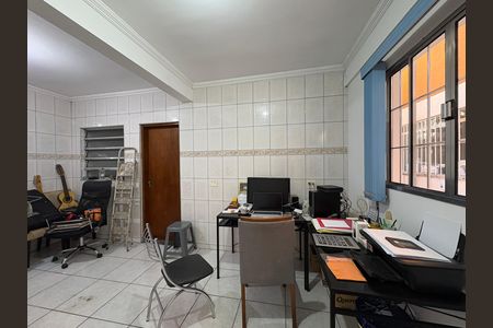 Casa à venda com 220m², 4 quartos e 5 vagas