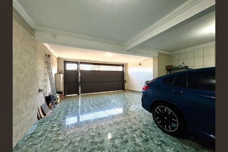 Casa à venda com 220m², 4 quartos e 5 vagas