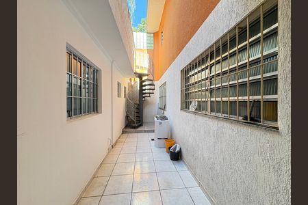 Casa à venda com 220m², 4 quartos e 5 vagas