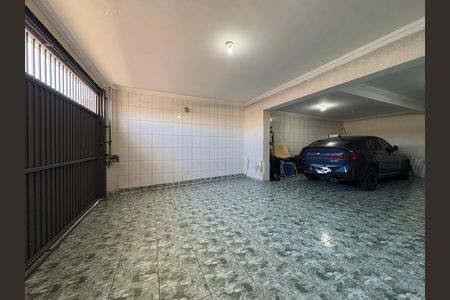 Casa à venda com 220m², 4 quartos e 5 vagas