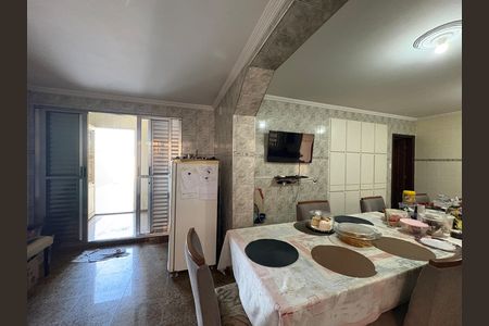 Casa à venda com 220m², 4 quartos e 5 vagas