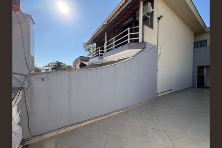 Casa à venda com 220m², 4 quartos e 5 vagas