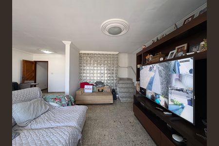 Casa à venda com 220m², 4 quartos e 5 vagas