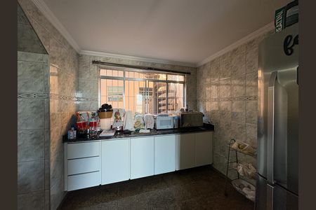 Casa à venda com 220m², 4 quartos e 5 vagas