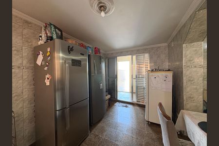 Casa à venda com 220m², 4 quartos e 5 vagas