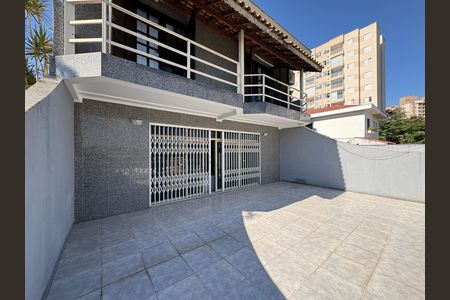 Casa para alugar com 4 quartos, 220m² em Vila Guedes, São Paulo