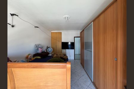 Casa para alugar com 4 quartos, 220m² em Vila Guedes, São Paulo