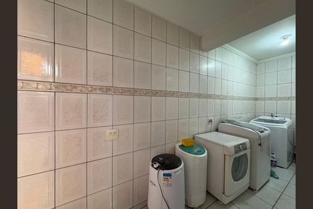 Casa à venda com 220m², 4 quartos e 5 vagas