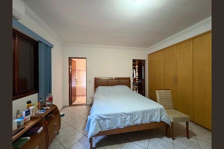 Casa à venda com 220m², 4 quartos e 5 vagas