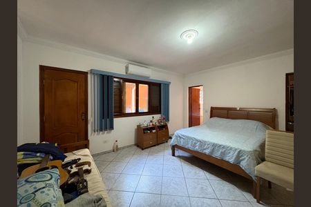 Casa à venda com 220m², 4 quartos e 5 vagas