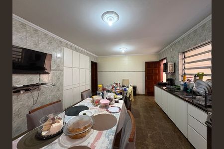 Casa à venda com 220m², 4 quartos e 5 vagas