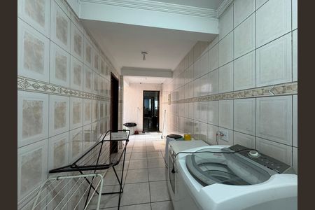 Casa à venda com 220m², 4 quartos e 5 vagas