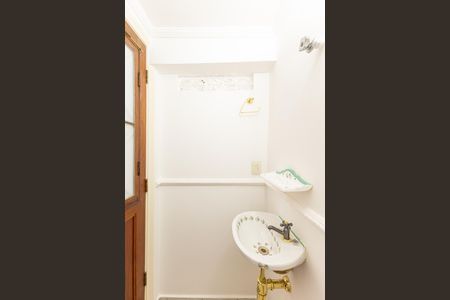 Apartamento para alugar com 75m², 2 quartos e 1 vagaLavabo