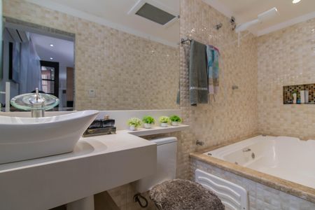 Casa para alugar com 330m², 3 quartos e 7 vagas Casa para alugar com 330m², 3 quartos e 7 vagasSuite