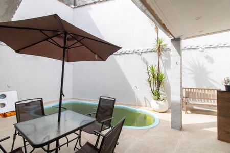 Casa para alugar com 330m², 3 quartos e 7 vagas Casa para alugar com 330m², 3 quartos e 7 vagasQuintal