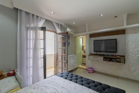 Casa para alugar com 330m², 3 quartos e 7 vagas Casa para alugar com 330m², 3 quartos e 7 vagasSuíte