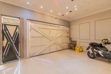 Casa para alugar com 330m², 3 quartos e 7 vagas Casa para alugar com 330m², 3 quartos e 7 vagasGaragem