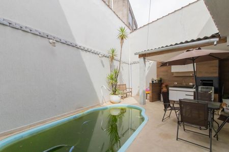 Casa para alugar com 330m², 3 quartos e 7 vagas Casa para alugar com 330m², 3 quartos e 7 vagasQuintal