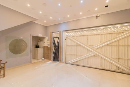 Casa para alugar com 330m², 3 quartos e 7 vagas Casa para alugar com 330m², 3 quartos e 7 vagasGaragem