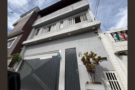 Casa para alugar com 330m², 3 quartos e 7 vagas Casa para alugar com 330m², 3 quartos e 7 vagasFachada
