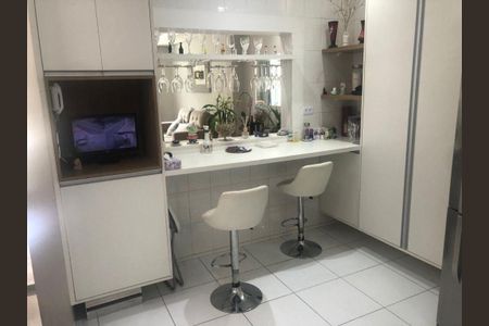 Casa à venda com 230m², 3 quartos e 2 vagas
