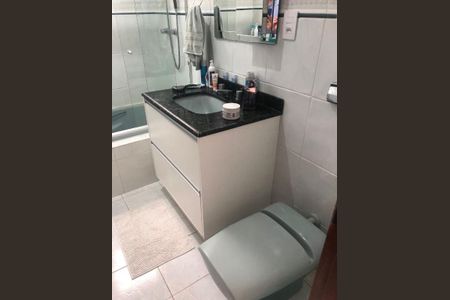 Casa à venda com 230m², 3 quartos e 2 vagas