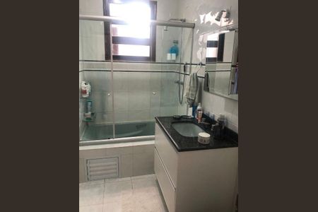 Casa à venda com 3 quartos, 230m² em Vila Monumento, São Paulo