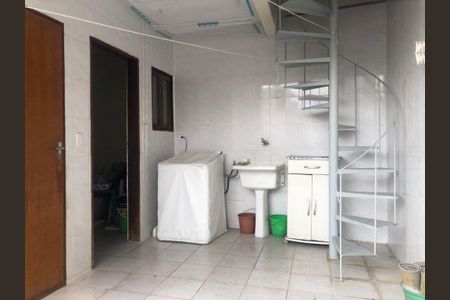 Casa à venda com 230m², 3 quartos e 2 vagas