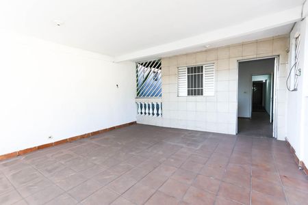 Casa à venda com 299m², 3 quartos e 5 vagas Casa à venda com 299m², 3 quartos e 5 vagasVaranda
