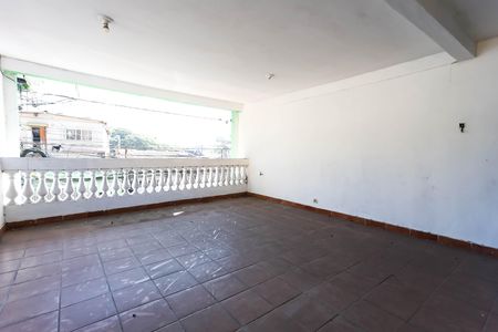Casa à venda com 299m², 3 quartos e 5 vagas Casa à venda com 299m², 3 quartos e 5 vagasVaranda