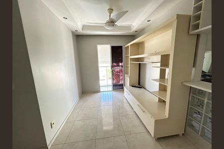 Sala de apartamento para alugar com 2 quartos, 65m² em Praça Seca, Rio de Janeiro