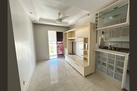 Sala de apartamento para alugar com 2 quartos, 65m² em Praça Seca, Rio de Janeiro