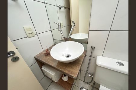 Apartamento para alugar com 65m², 2 quartos e 1 vagaBanheiro Social