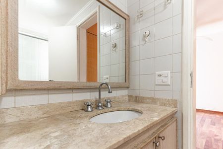 Apartamento à venda com 88m², 3 quartos e 2 vagas Apartamento à venda com 88m², 3 quartos e 2 vagasBanheiro da Suíte