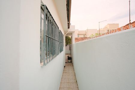 Casa para alugar com 71m², 2 quartos e 1 vagaCorredor lateral