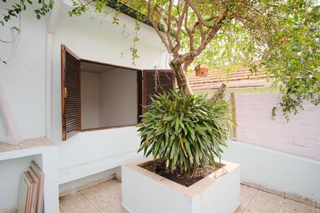 Casa para alugar com 71m², 2 quartos e 1 vagaQuintal