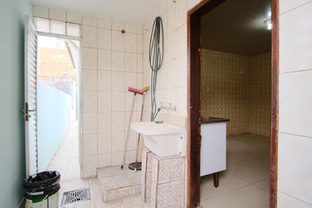 Casa para alugar com 71m², 2 quartos e 1 vagaÁrea de Serviço