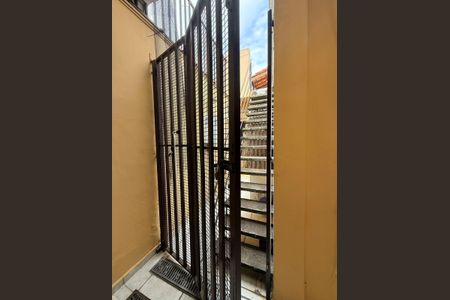 Casa à venda com 168m², 4 quartos e 2 vagas Casa à venda com 168m², 4 quartos e 2 vagasÁrea Externa