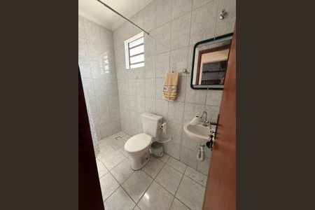 Casa à venda com 168m², 4 quartos e 2 vagas Casa à venda com 168m², 4 quartos e 2 vagasBanheiro